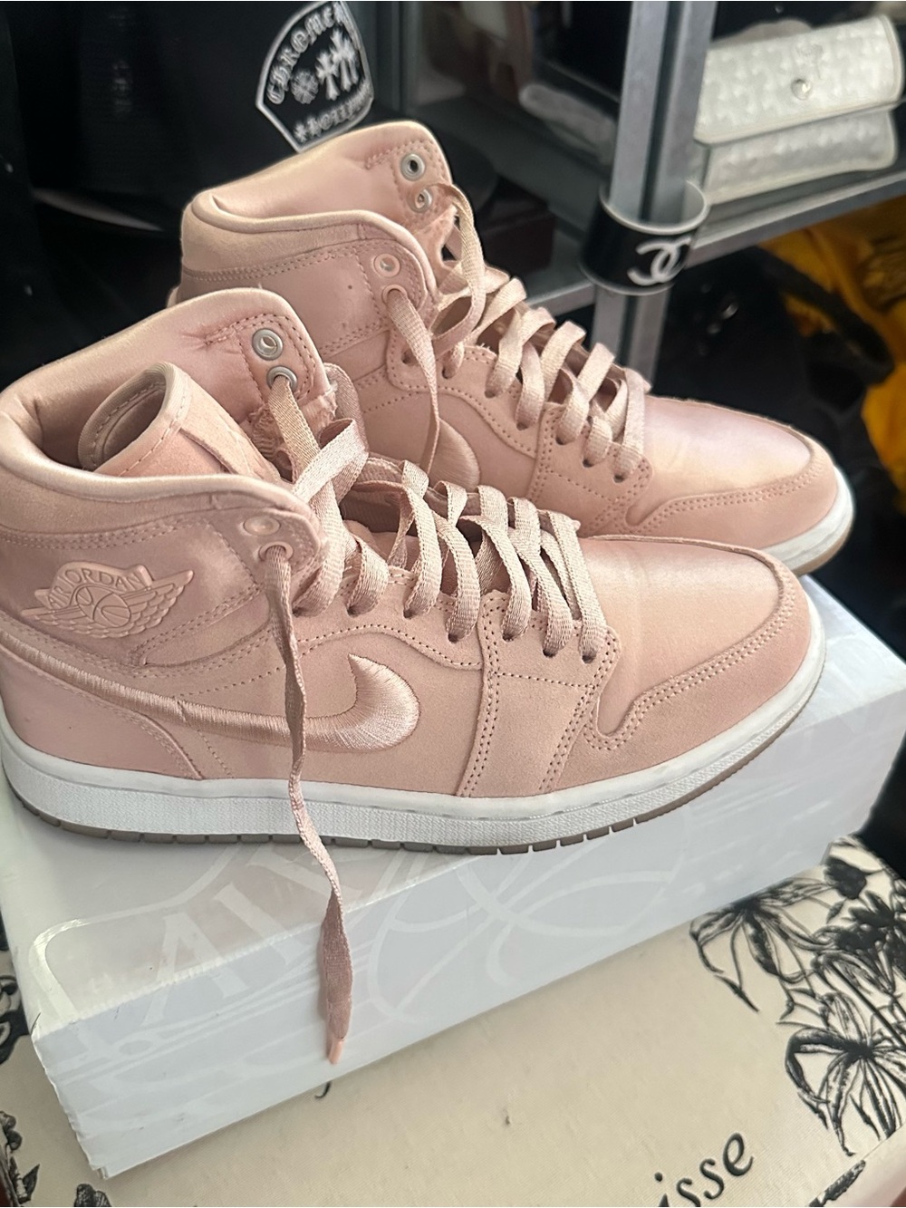 SATIN JORDANS
